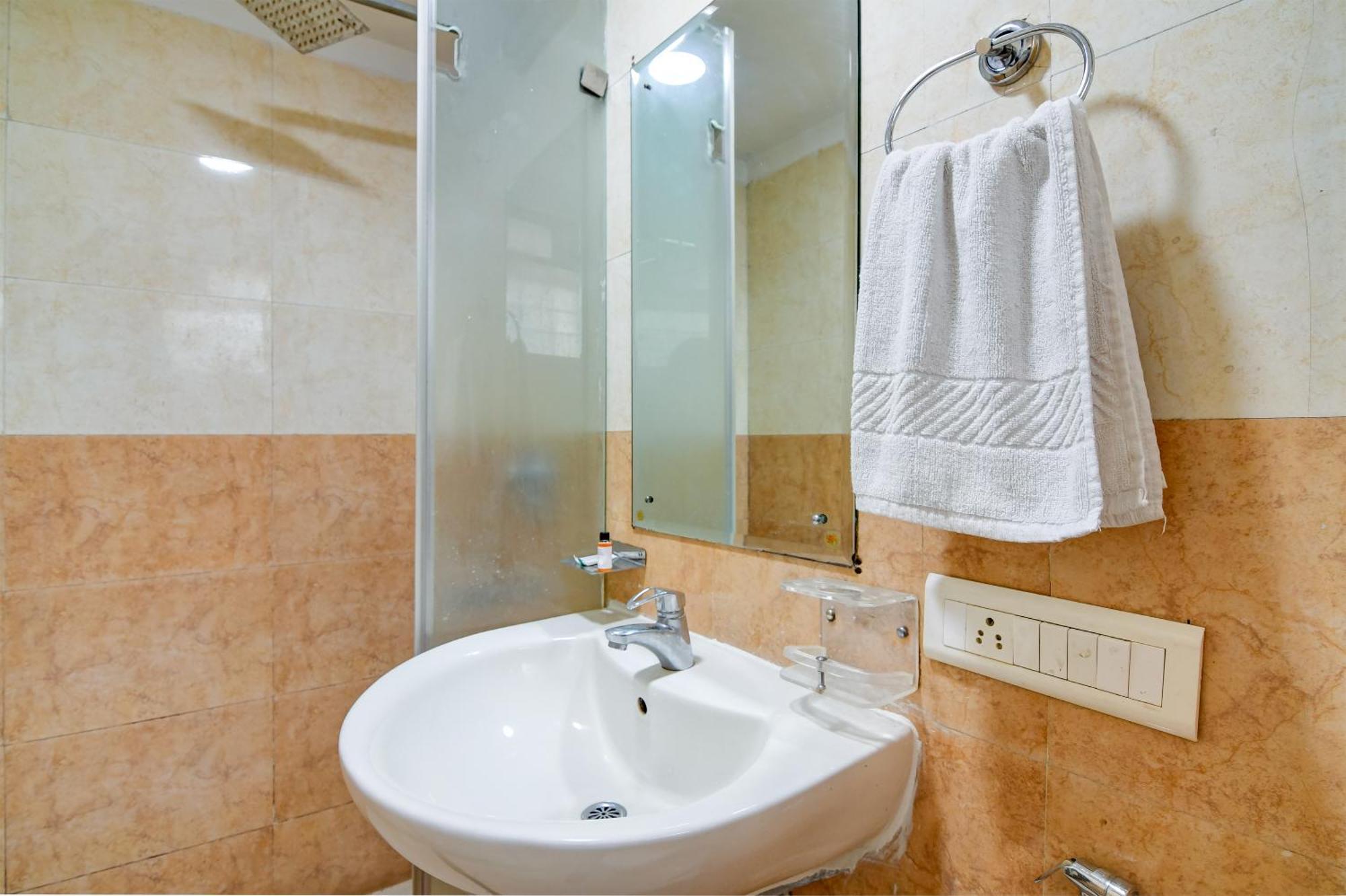Hotel Q Inn Kolkata Ngoại thất bức ảnh